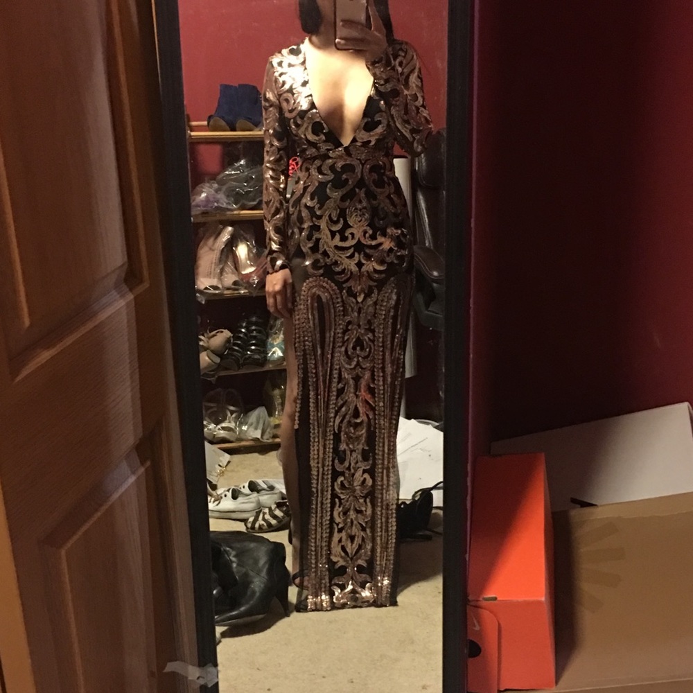 Formal split dress - Picture 3 of 4